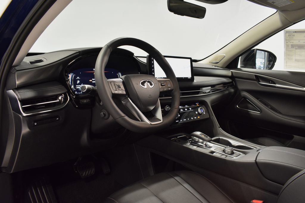 New 2026 INFINITI QX60 Luxe w/ Family Package image 11