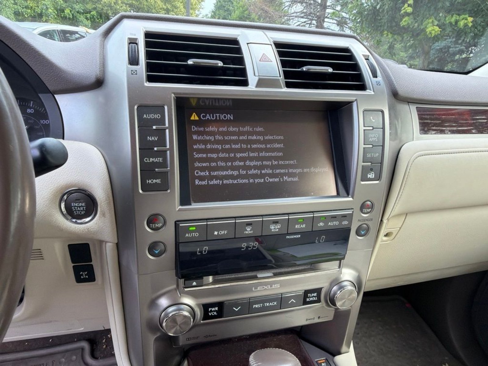 Used 2015 Lexus GX 460 w/ Premium Package AWD/4WD image 15
