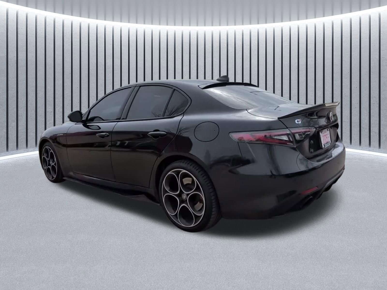 Used 2024 Alfa Romeo Giulia Veloce image 13