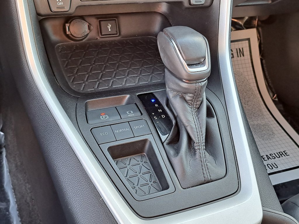 Used 2022 Toyota RAV4 XLE Premium image 20