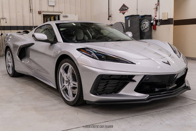 Used 2020 Chevrolet Corvette Stingray Premium Cpe w/ 3LT Preferred Equipment Group image 17