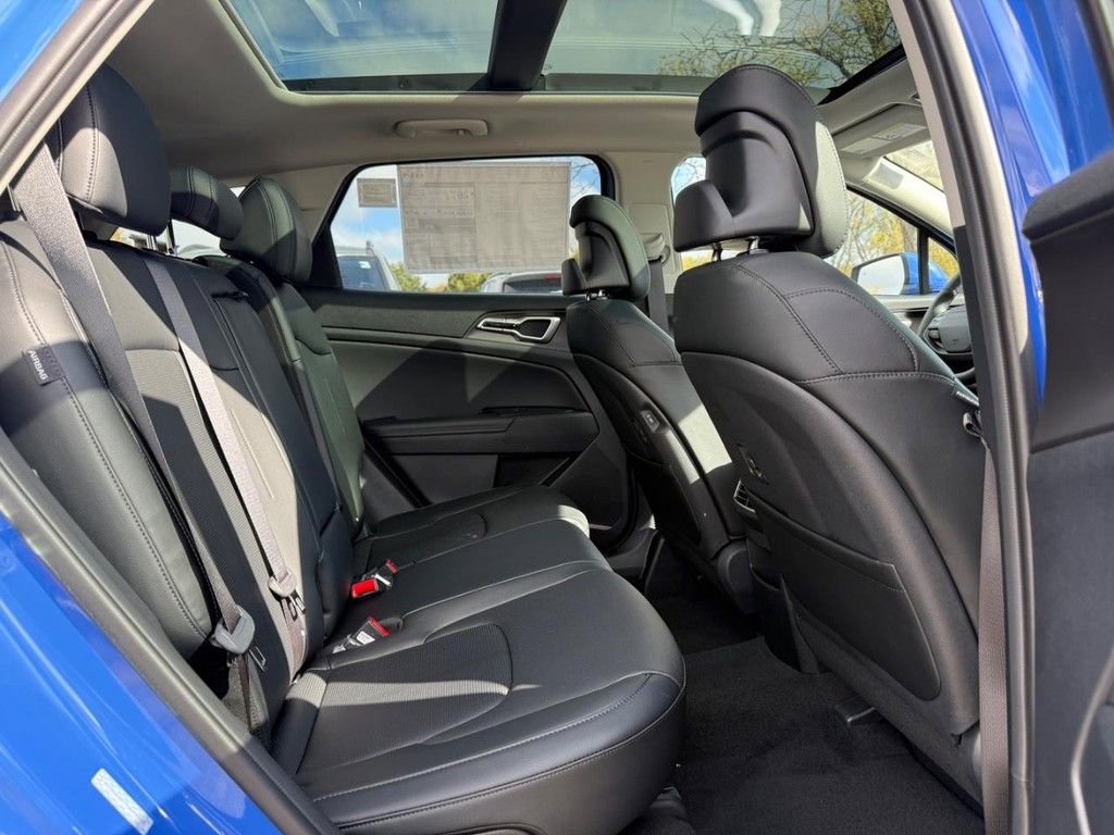 New 2026 Kia Sportage EX w/ EX Panorama Roof Package image 6