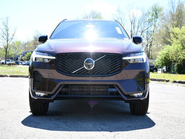 New 2026 Volvo XC60 B5 Plus w/ Protection Package Premier AWD/4WD image 2