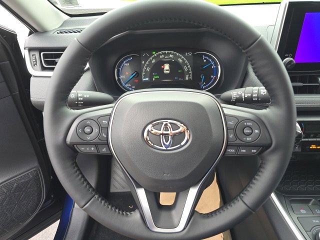 New 2025 Toyota RAV4 XLE image 14