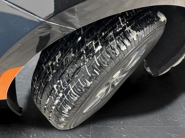 Used 2023 Chrysler Pacifica Limited image 38