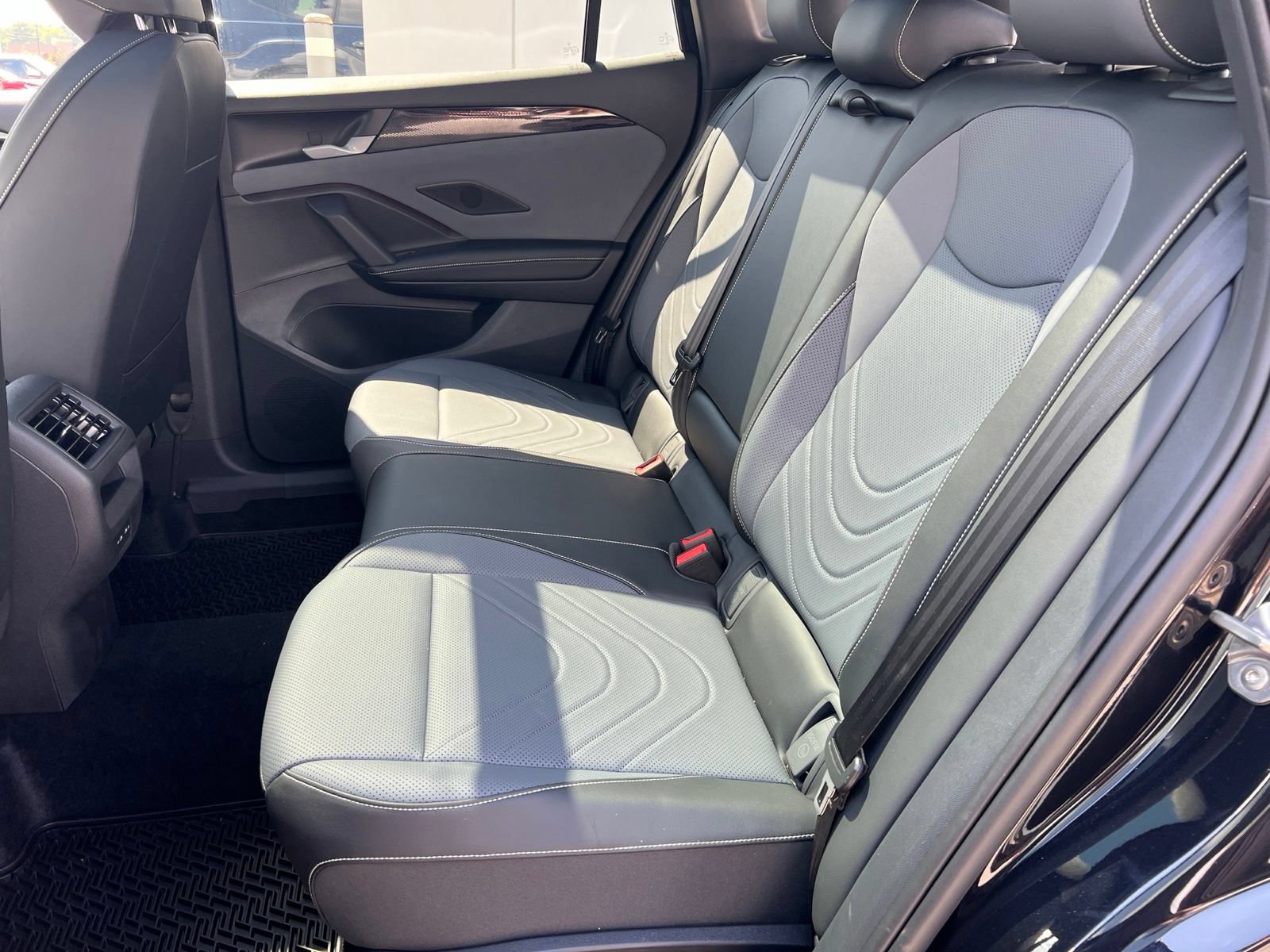 Certified 2026 Volkswagen Tiguan SE R-Line FWD image 29