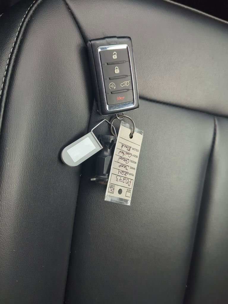 Used 2024 Jeep Grand Cherokee Limited image 42