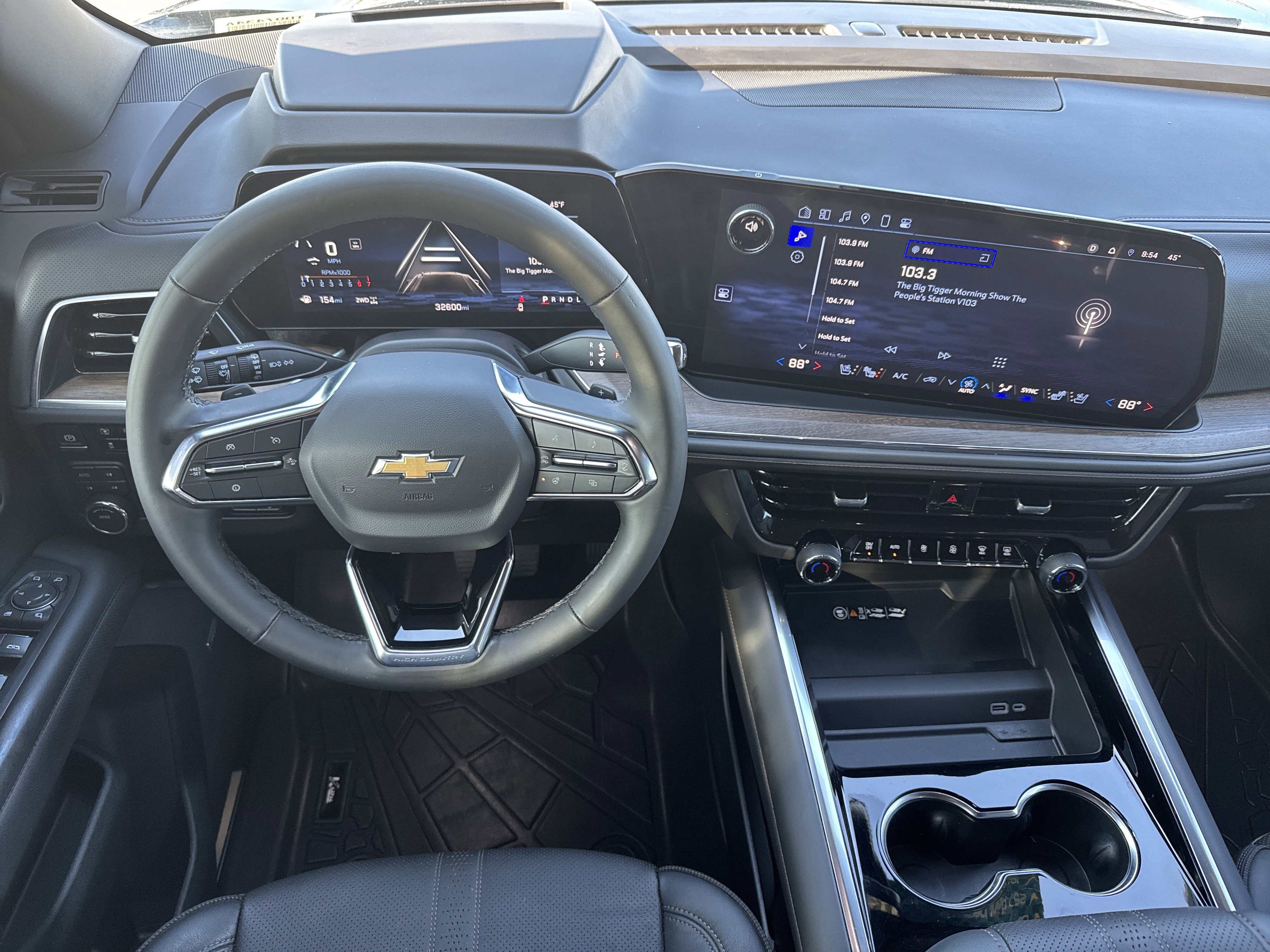 Used 2025 Chevrolet Suburban High Country w/ Sun And Tow Package image 18