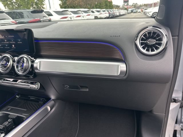 Used 2026 Mercedes-Benz GLB 250 image 34