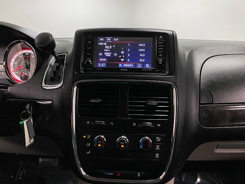 Used 2016 Dodge Grand Caravan American Value Package w/ UConnect Hands-Free Group image 19