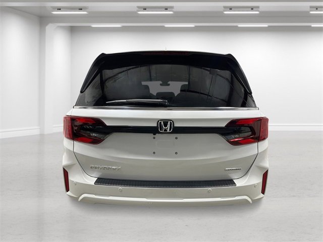 New 2026 Honda Odyssey Touring image 4