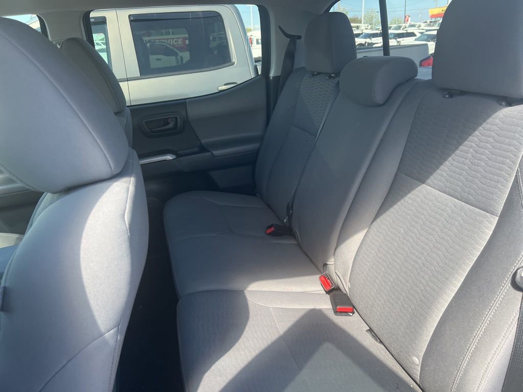 Used 2016 Toyota Tacoma SR5 w/ Towing Package image 11