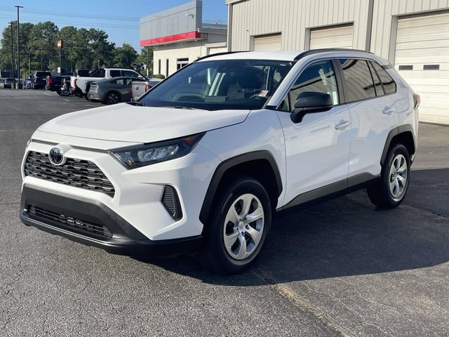 Used 2021 Toyota RAV4 LE FWD image 3