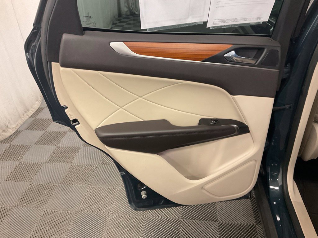 Used 2019 Lincoln MKC Select w/ Select Plus Package AWD/4WD image 24