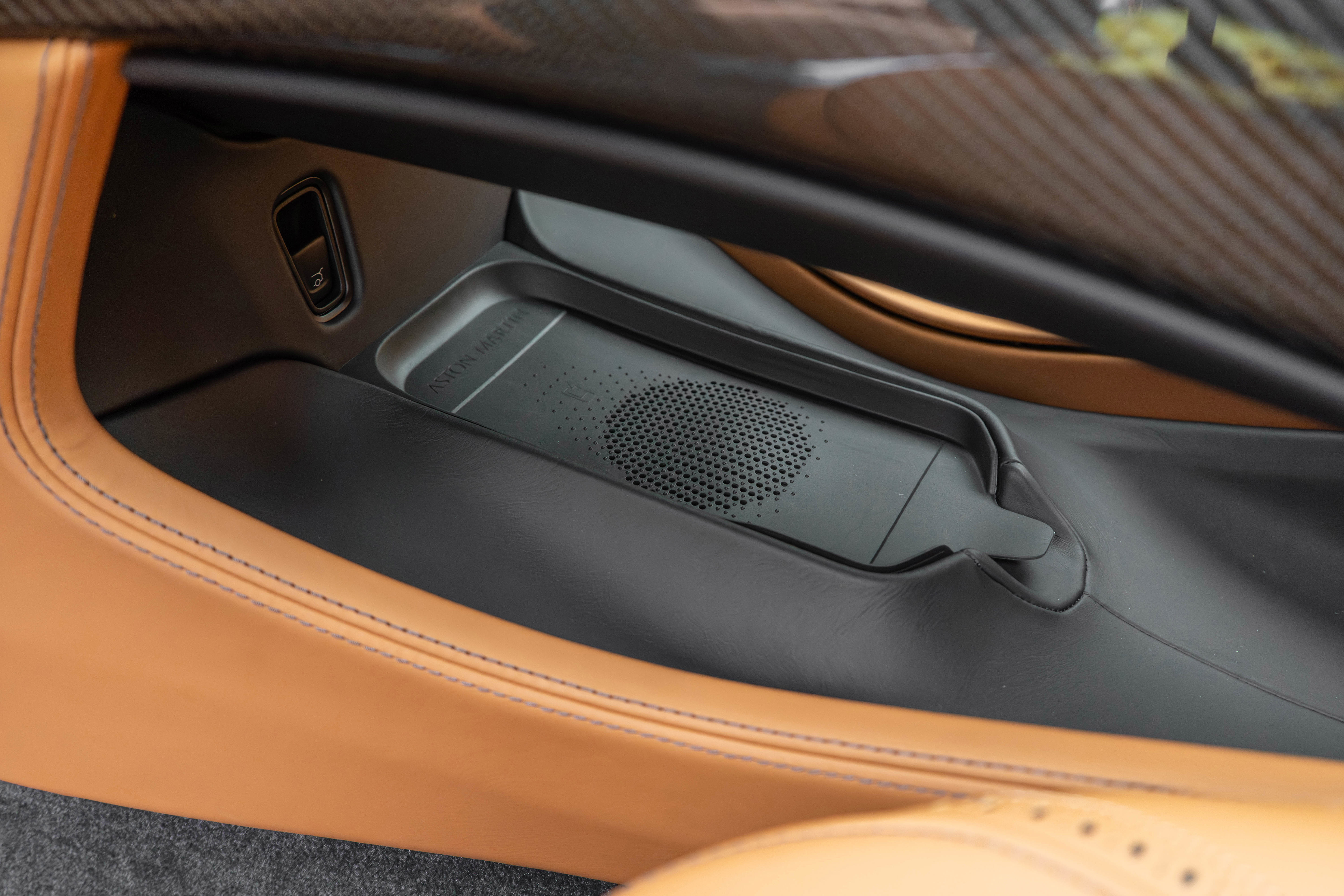 Used 2024 Aston Martin DBX 707 image 33