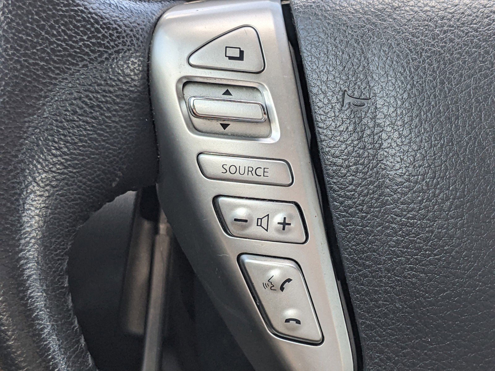 Used 2016 Nissan Versa Note SV image 17