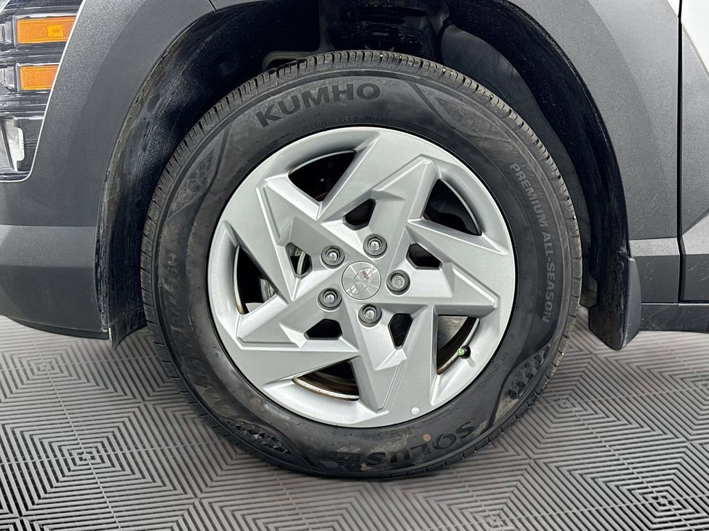 Certified 2025 Hyundai Kona SE image 31