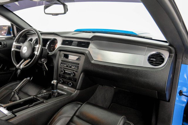 Used 2010 Ford Mustang GT Premium RWD image 11
