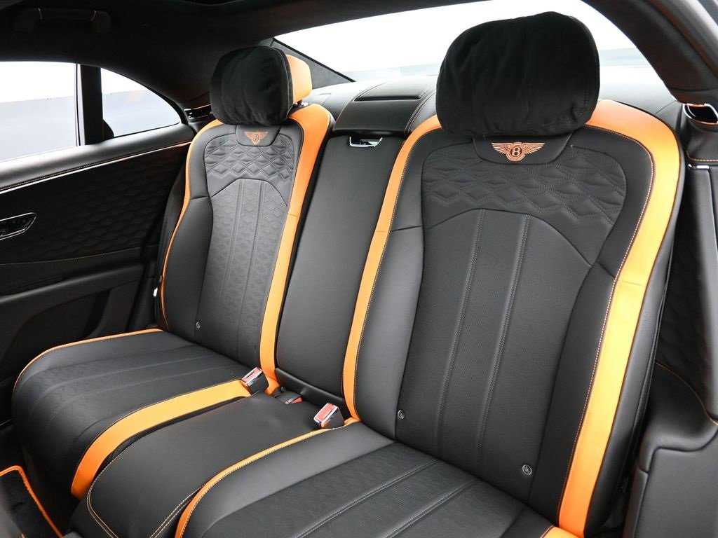 Used 2025 Bentley Flying Spur Plug-In Hybrid image 26