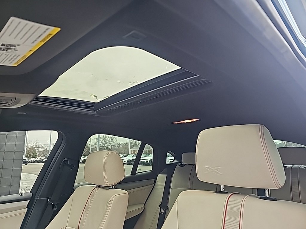 Used 2017 BMW X4 M40i image 3