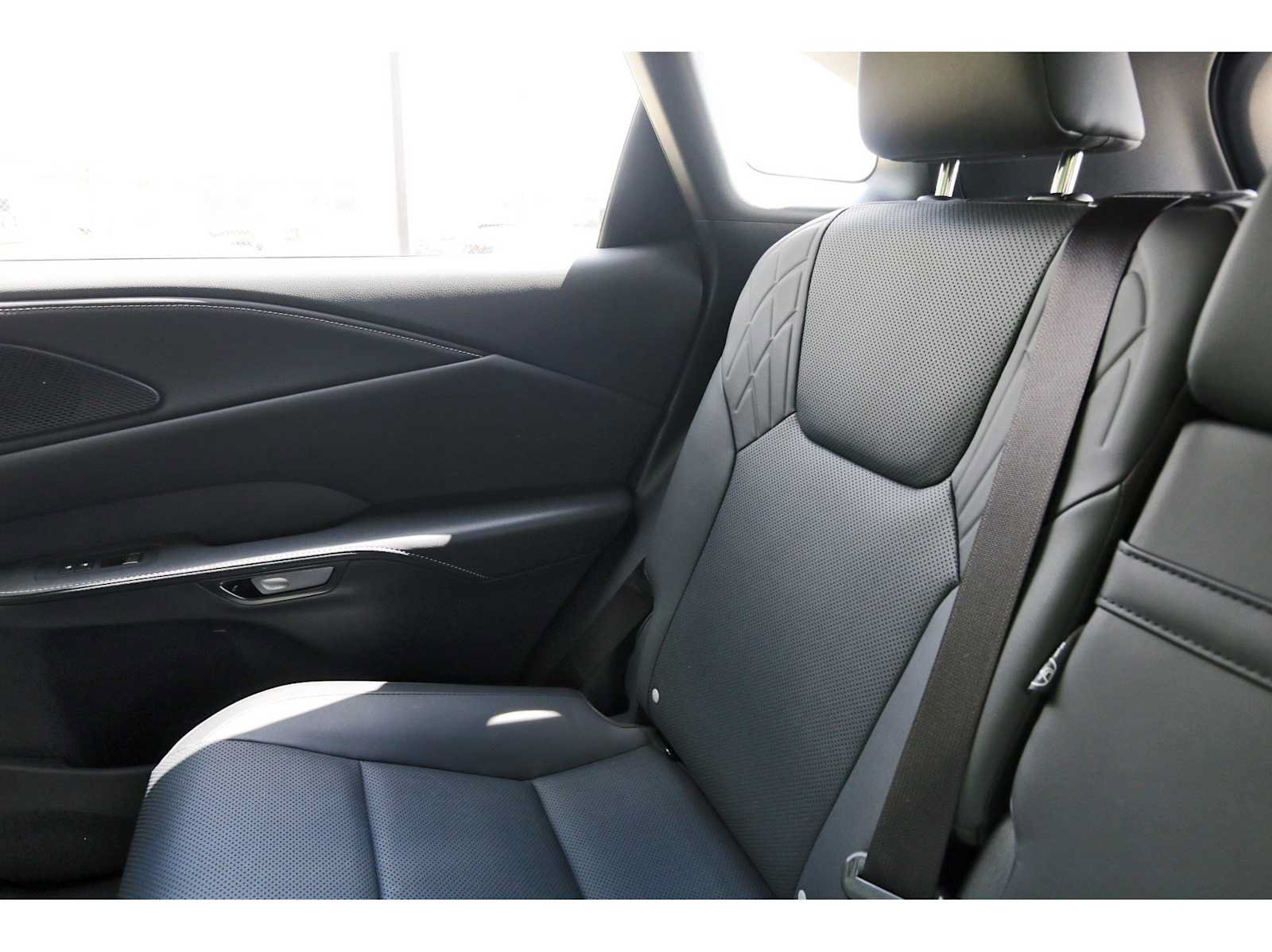 Used 2025 Lexus RX 350 Premium w/ Accessory Package (Z1) FWD image 9