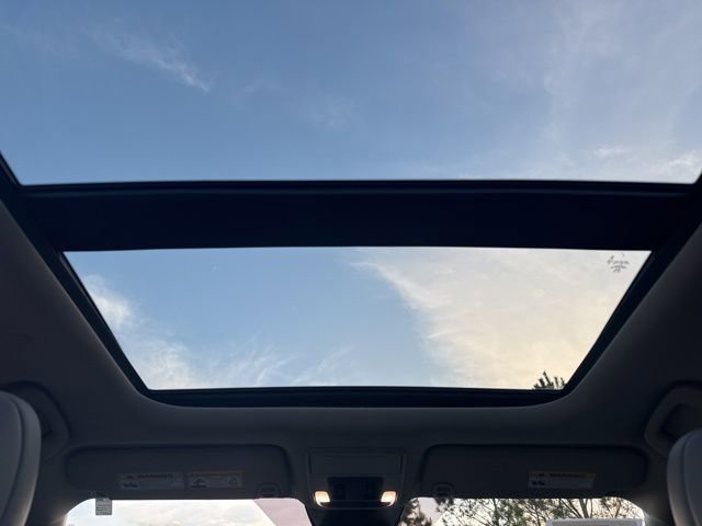 Used 2025 Honda Pilot Touring image 16