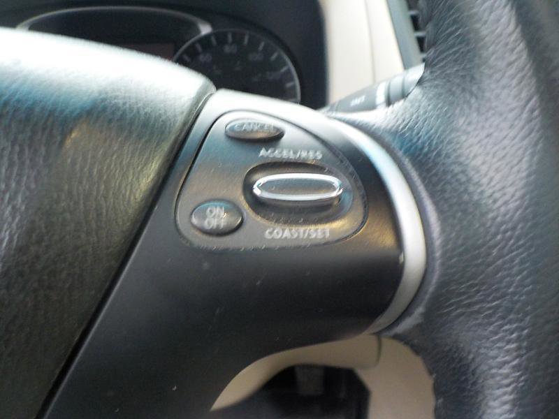 Used 2016 Nissan Pathfinder Platinum w/ Family Entertainment Package image 13