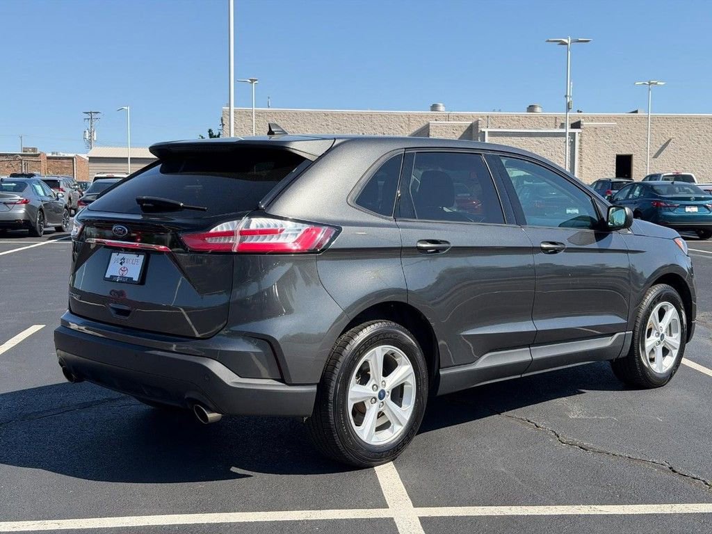 Used 2020 Ford Edge SE FWD image 3