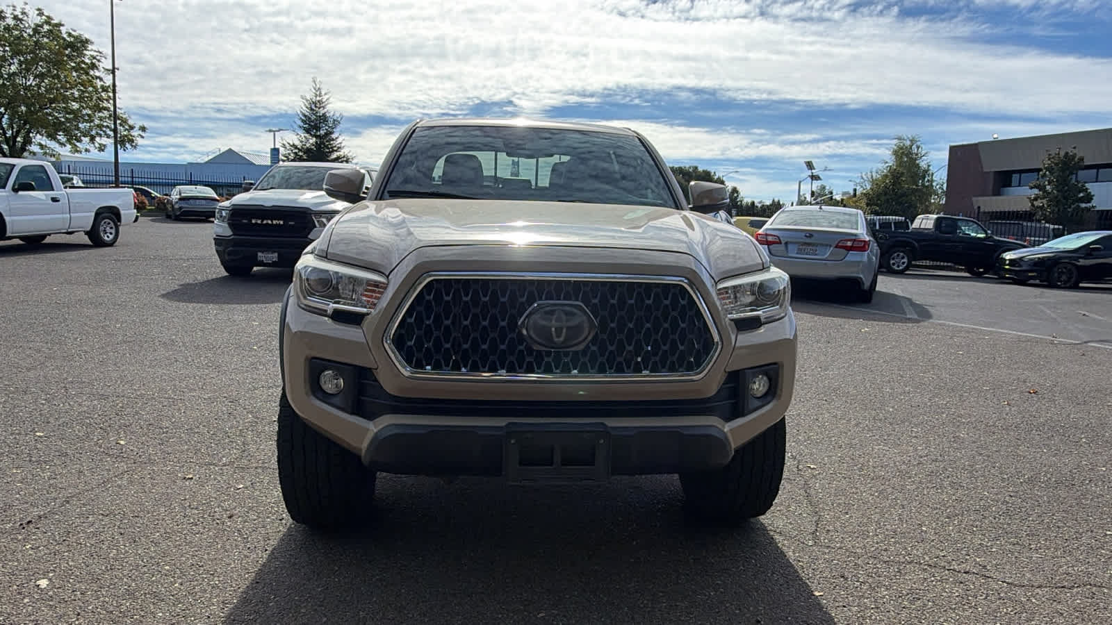 Used 2018 Toyota Tacoma TRD Off-Road AWD/4WD image 2