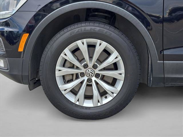 Used 2018 Volkswagen Tiguan SEL AWD/4WD image 21