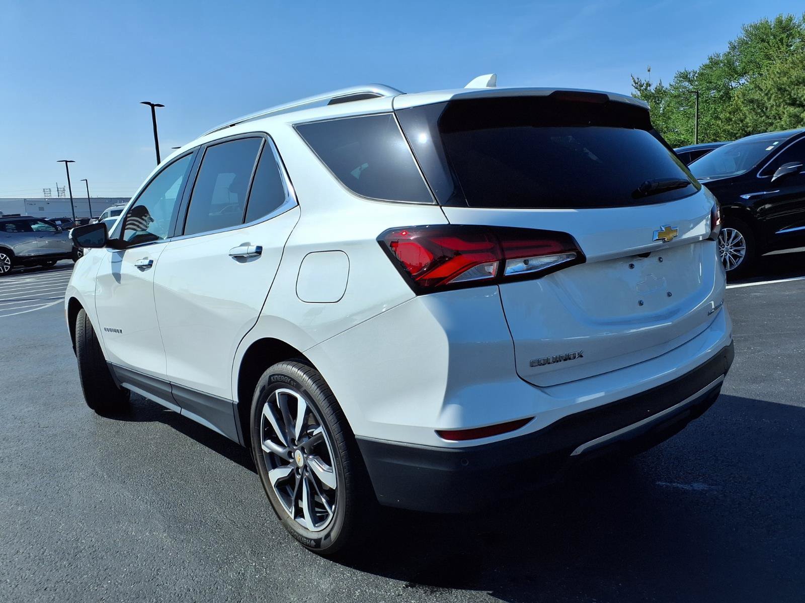 Used 2022 Chevrolet Equinox Premier AWD/4WD image 32