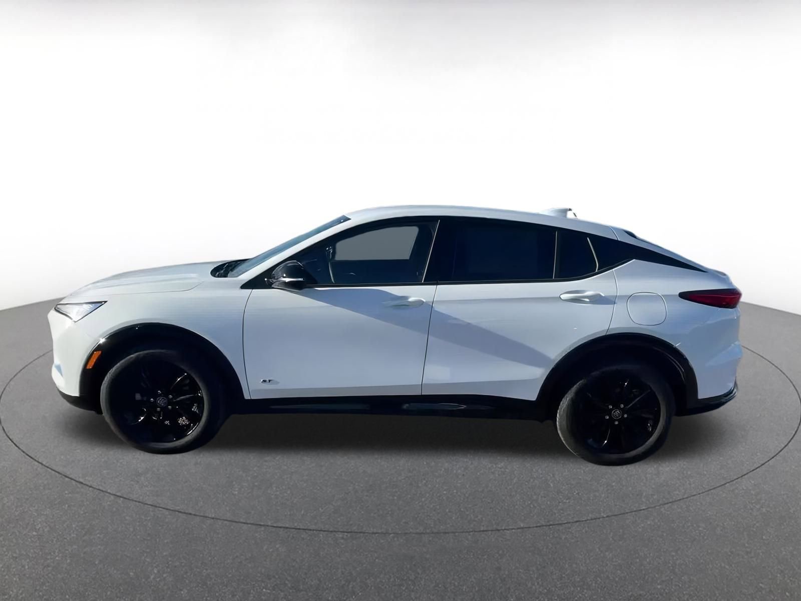 Used 2025 Buick Envista Sport Touring image 9