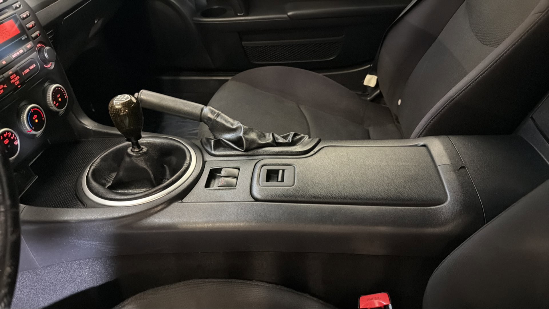 Used 2010 MAZDA MX-5 Miata Sport RWD image 26