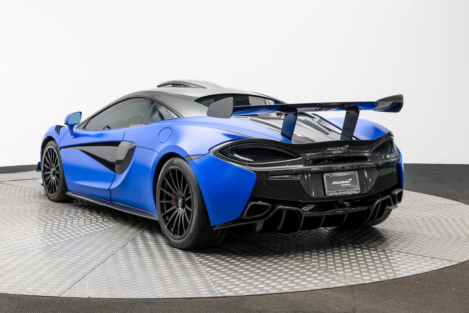 Used 2020 McLaren 620R RWD image 4