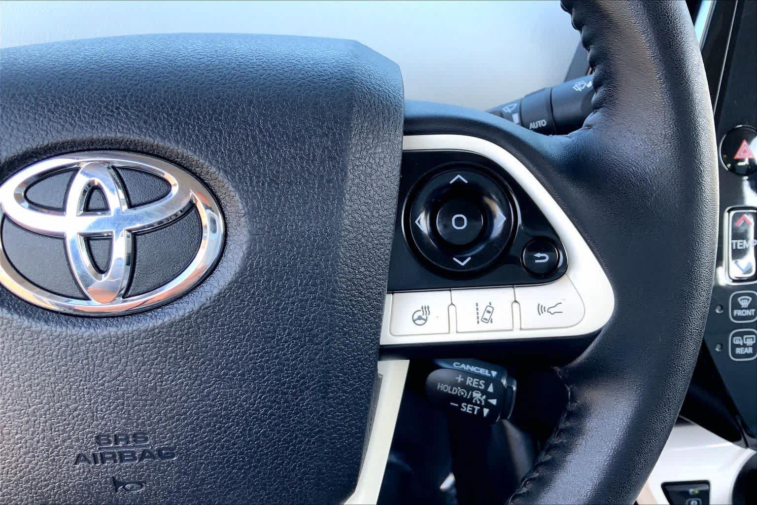 Used 2017 Toyota Prius Prime Advanced FWD image 25