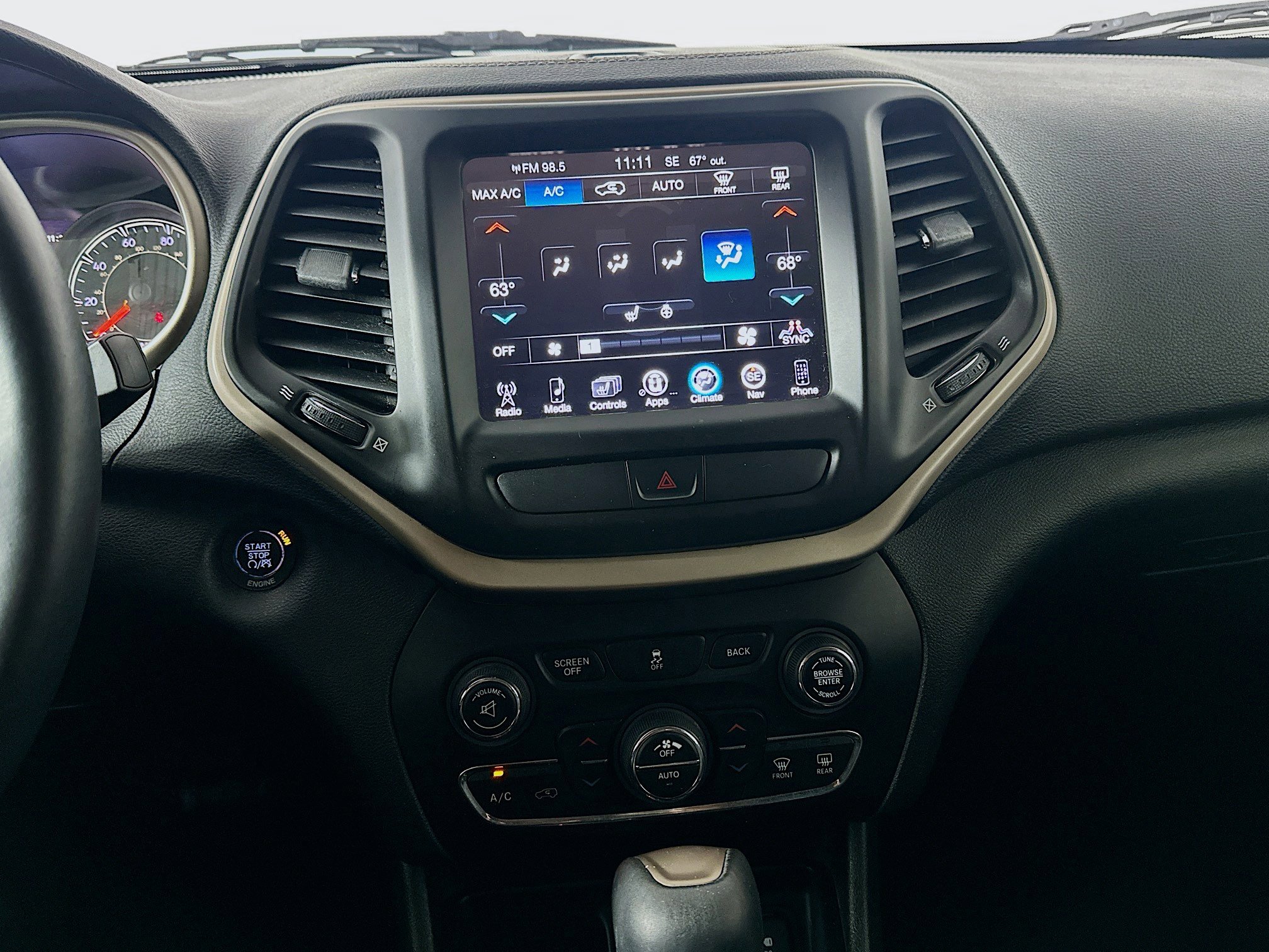 Used 2015 Jeep Cherokee Limited image 23