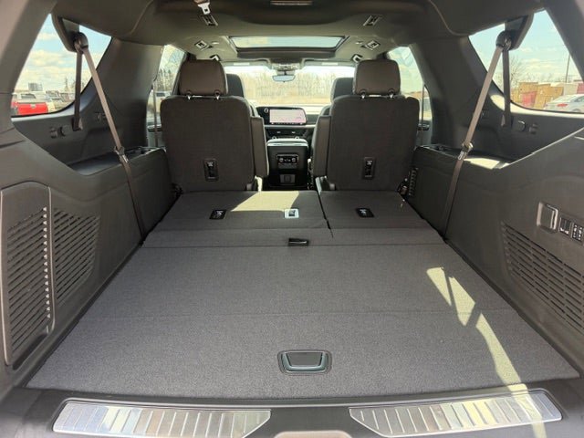 New 2026 Chevrolet Suburban High Country w/ Sun And Tow Package AWD/4WD image 28
