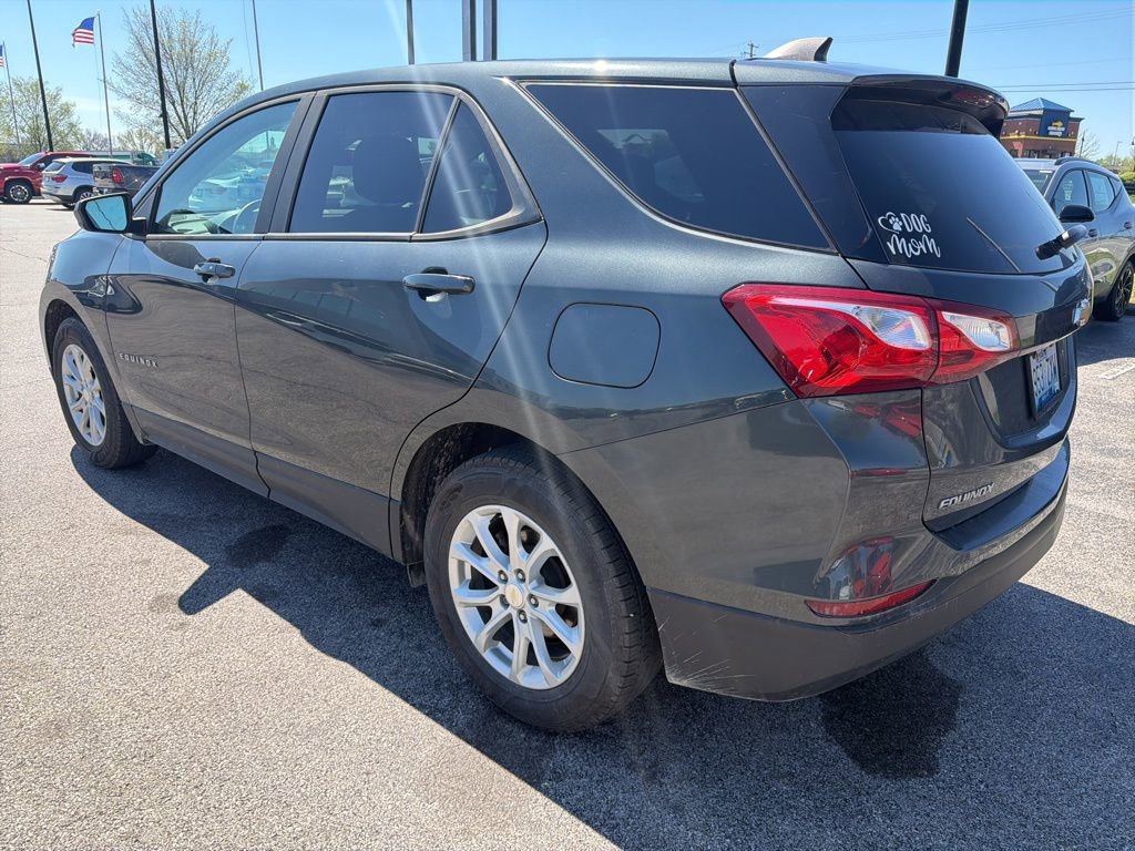 Used 2020 Chevrolet Equinox LS w/ LS Convenience Package FWD image 4