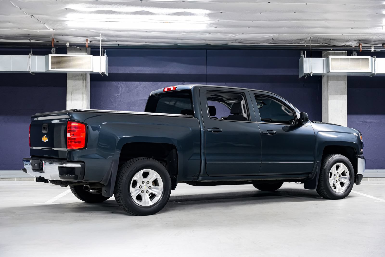 Used 2017 Chevrolet Silverado 1500 LT w/ All Star Edition AWD/4WD image 3