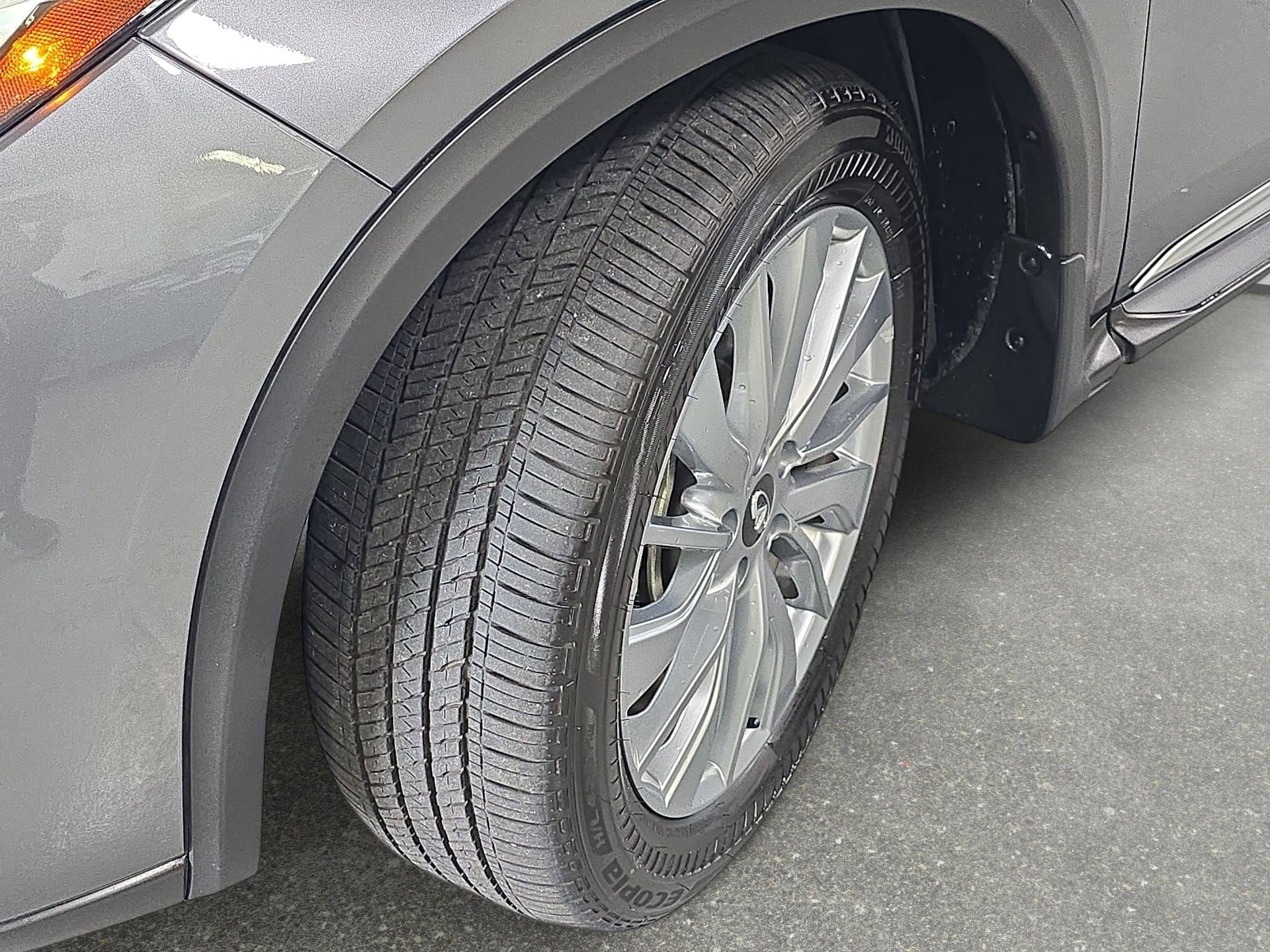 Certified 2025 INFINITI QX50 Luxe w/ Accent Package image 31