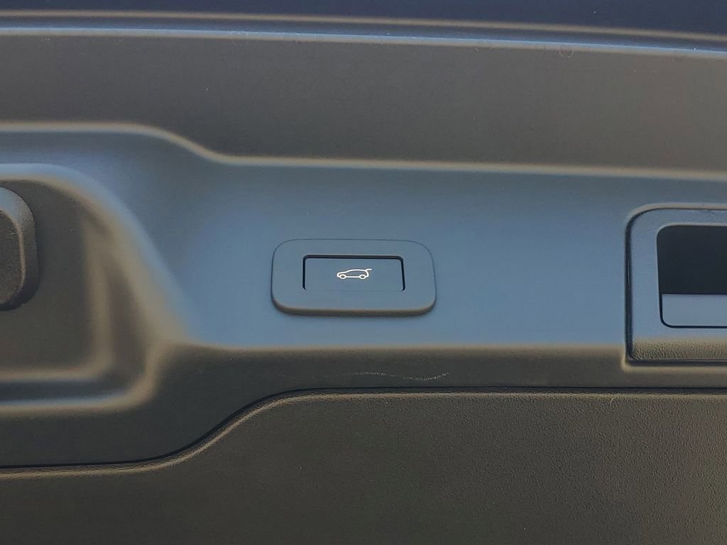 New 2026 Land Rover Range Rover Evoque S image 8