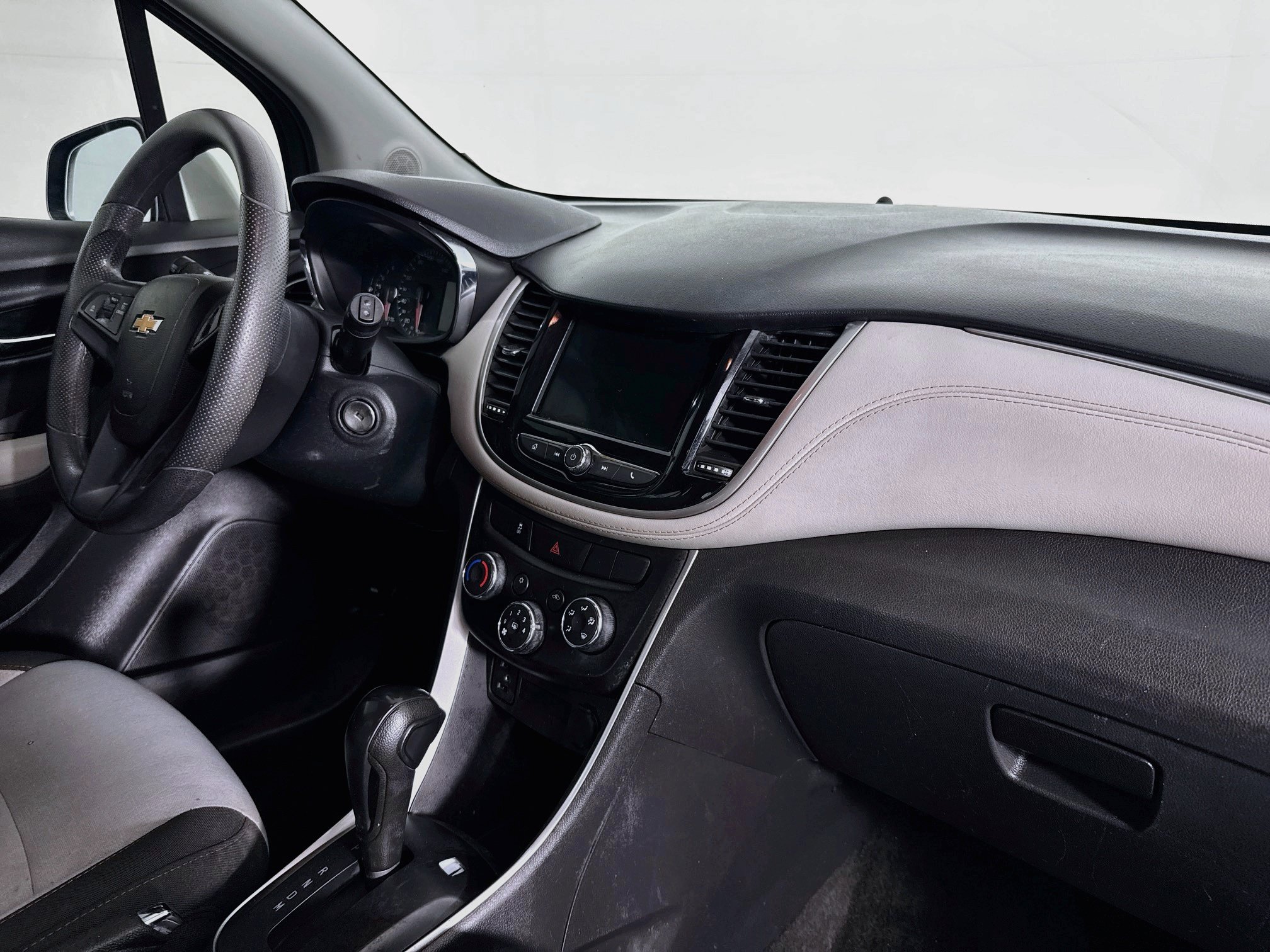 Used 2021 Chevrolet Trax LS w/ Tint and Cruise Package FWD image 27