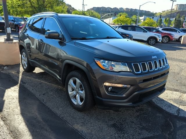 Used 2018 Jeep Compass Latitude w/ Popular Equipment Group AWD/4WD image 2