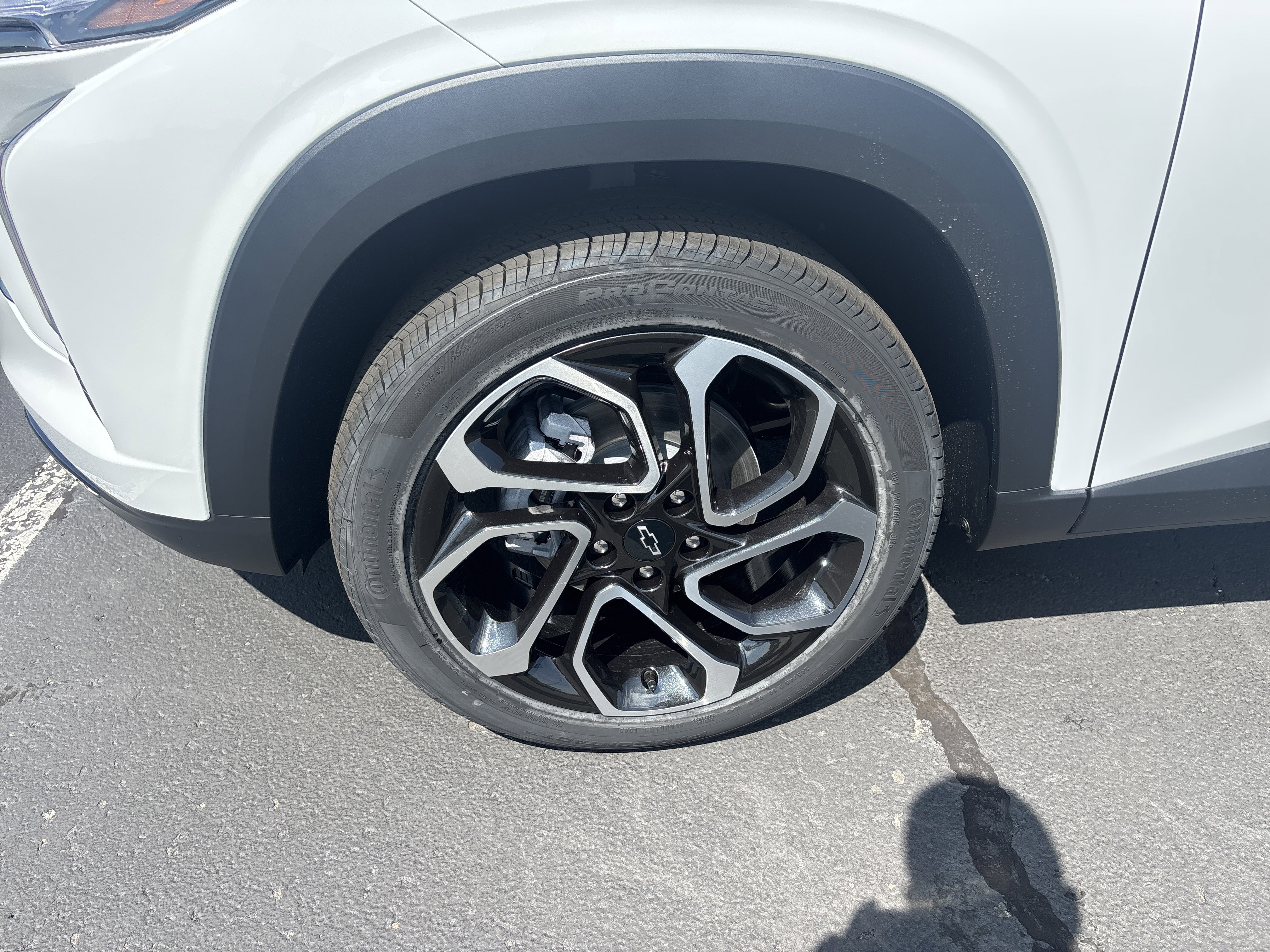 New 2025 Chevrolet Trax RS w/ Driver Confidence Package image 9