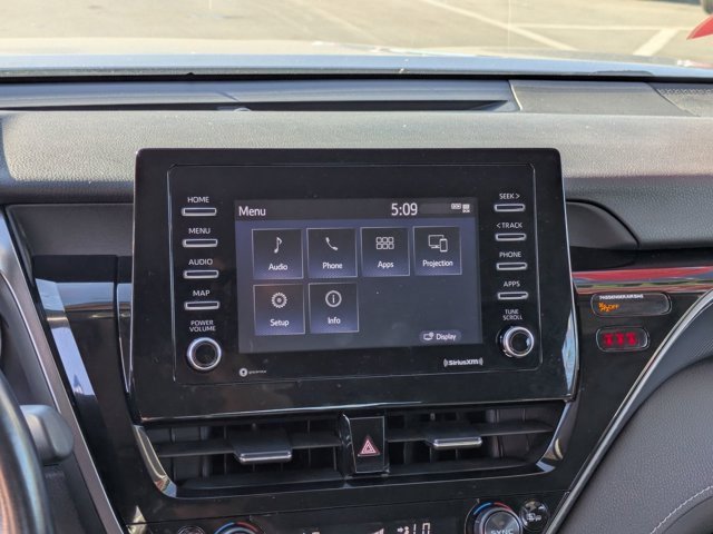 Used 2022 Toyota Camry SE image 18