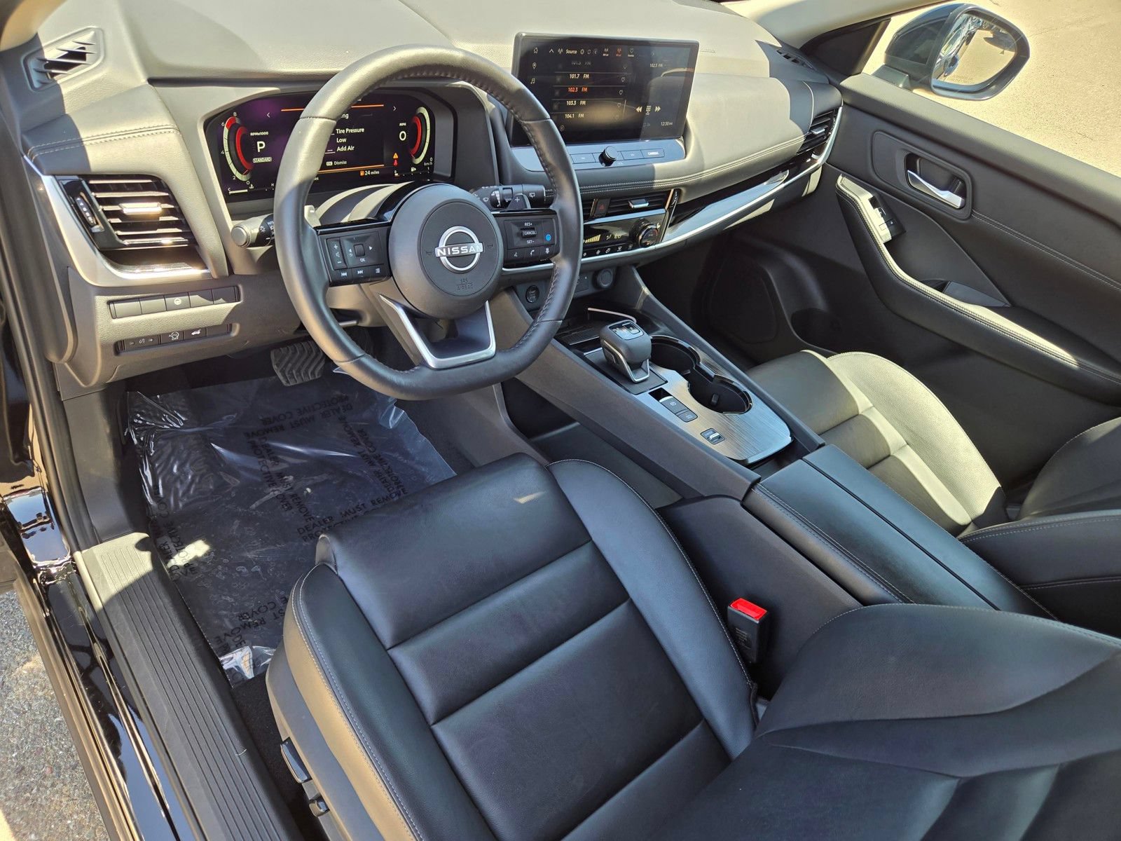 Used 2024 Nissan Rogue SL FWD image 17