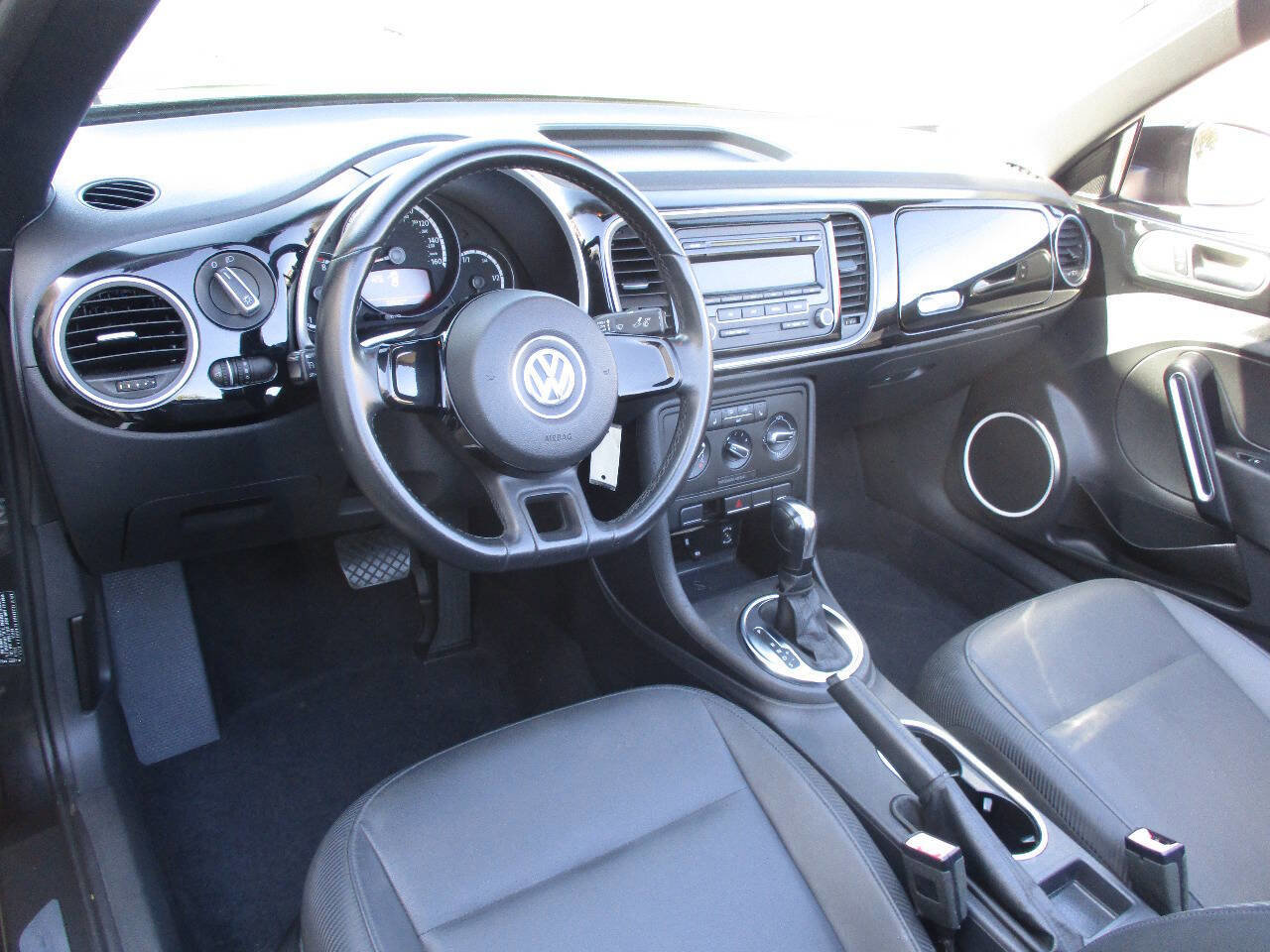Used 2013 Volkswagen Beetle 2.5 FWD image 46