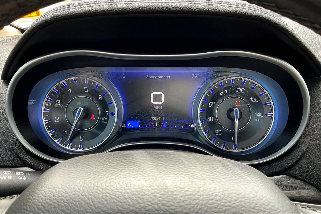 Used 2022 Chrysler 300 Touring w/ Sport Appearance Package RWD image 11