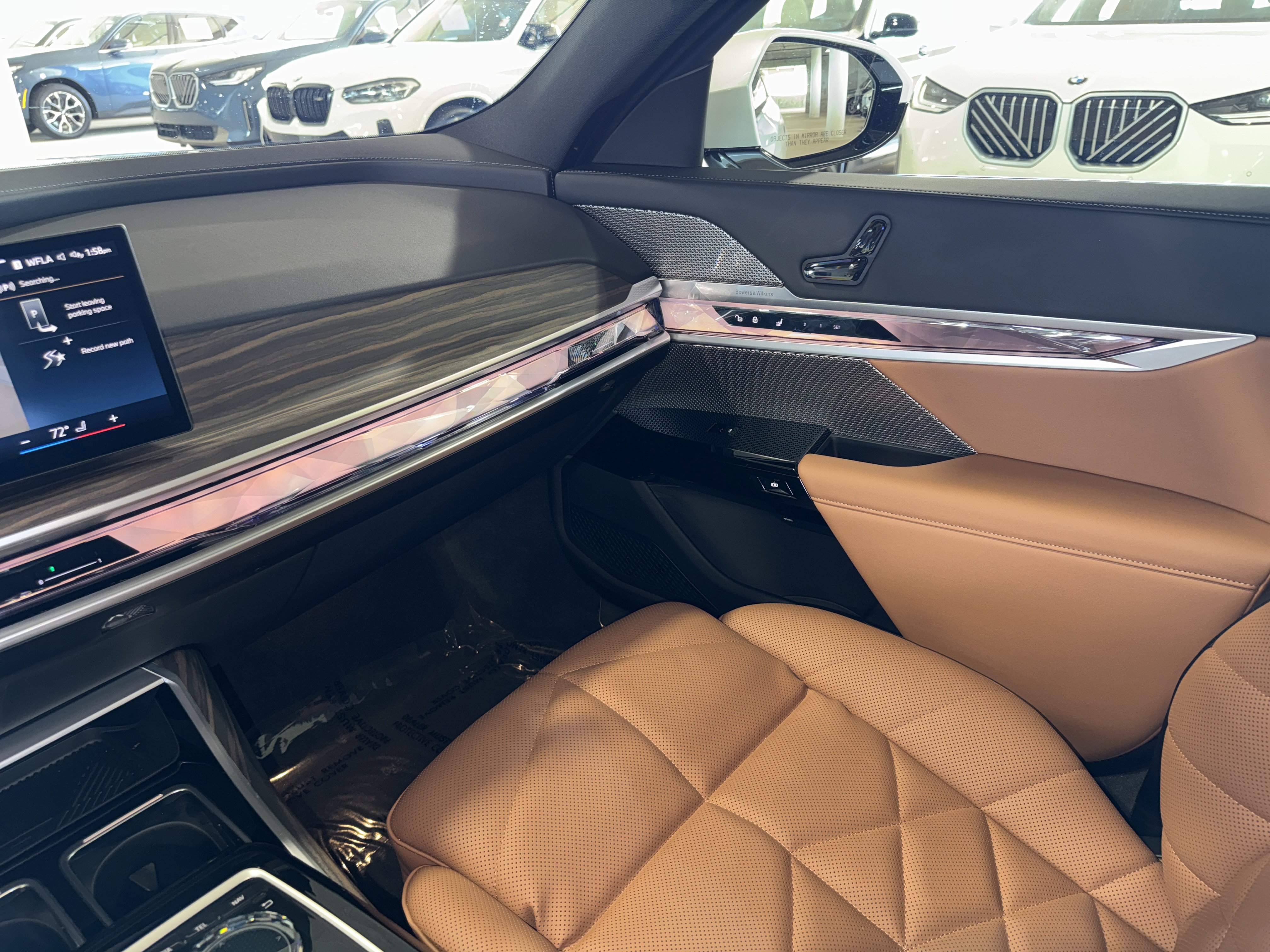 Used 2025 BMW 740i xDrive AWD/4WD image 32