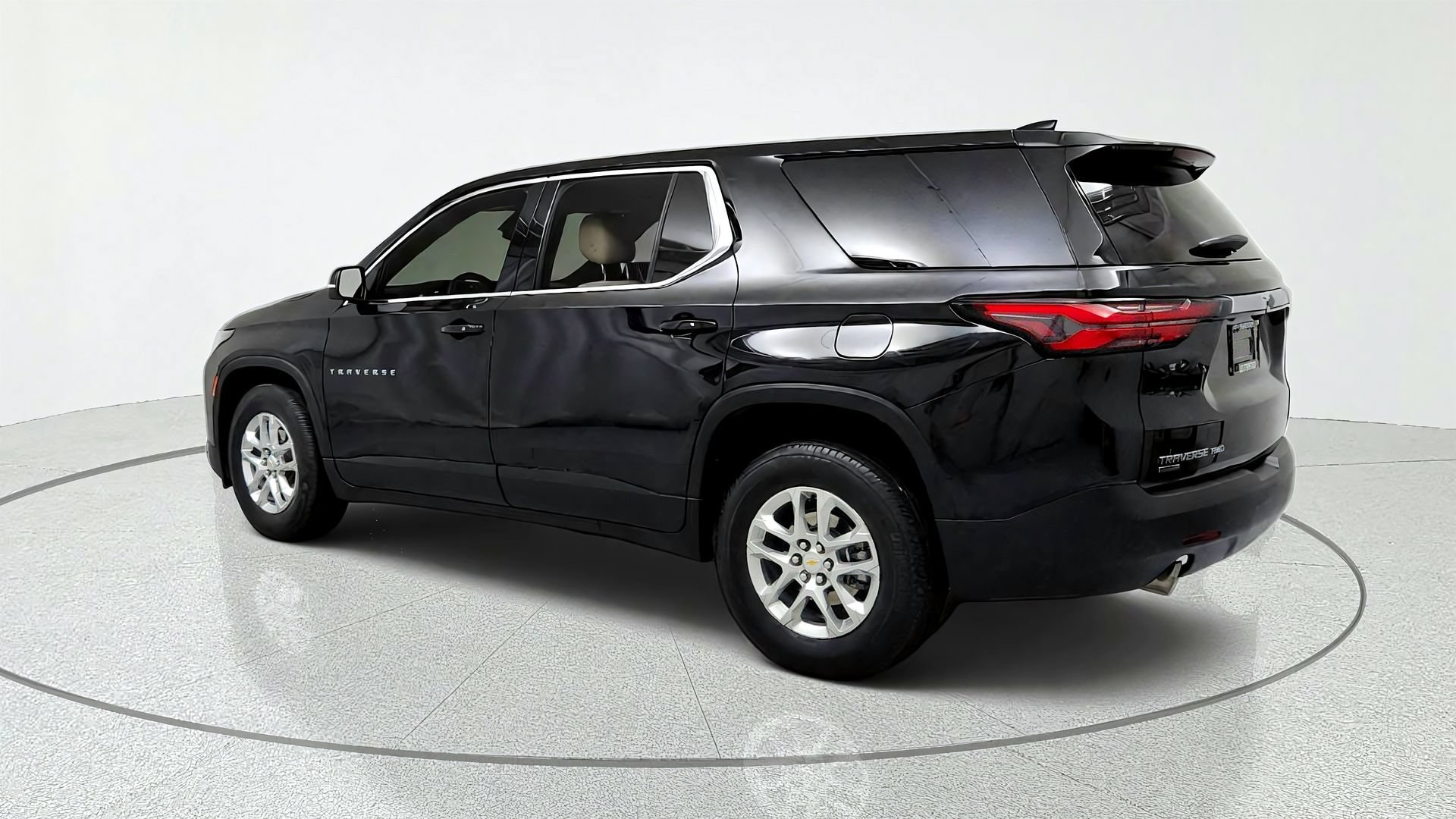 Certified 2024 Chevrolet Traverse LS w/ Safety Package AWD/4WD image 3